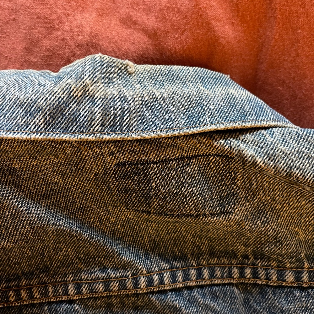 Vintage Levi’s Denim Power Lifting Jacket with patches - Picture 8 of 10